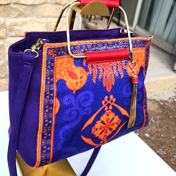Disney Aladdin Magic Carpet Handbag (Disney collection by Her Universe) - Picture 4 of 14
